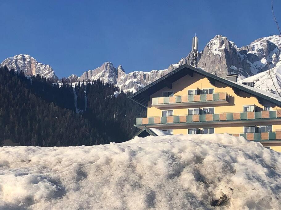 Family Appartment - Dachstein View Ramsau am Dachstein Luaran gambar