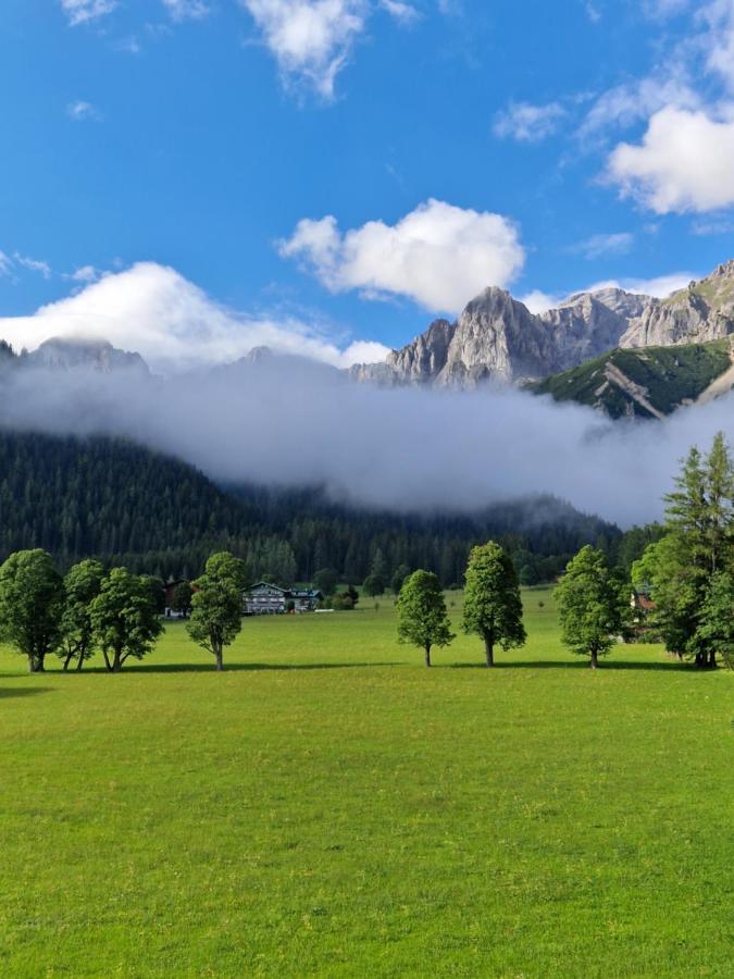 Family Appartment - Dachstein View Ramsau am Dachstein Luaran gambar